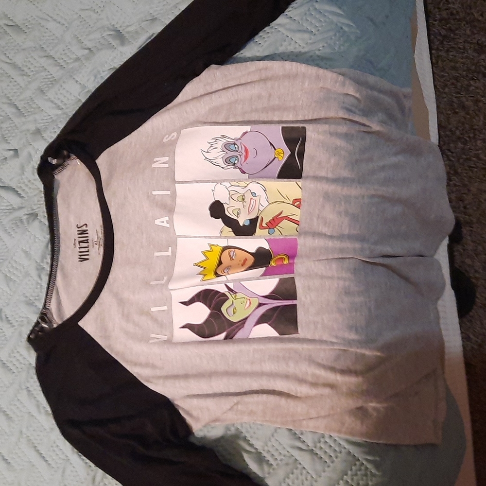 Disney brand Villains 3/4 sleeve tshirt. Grey and black
